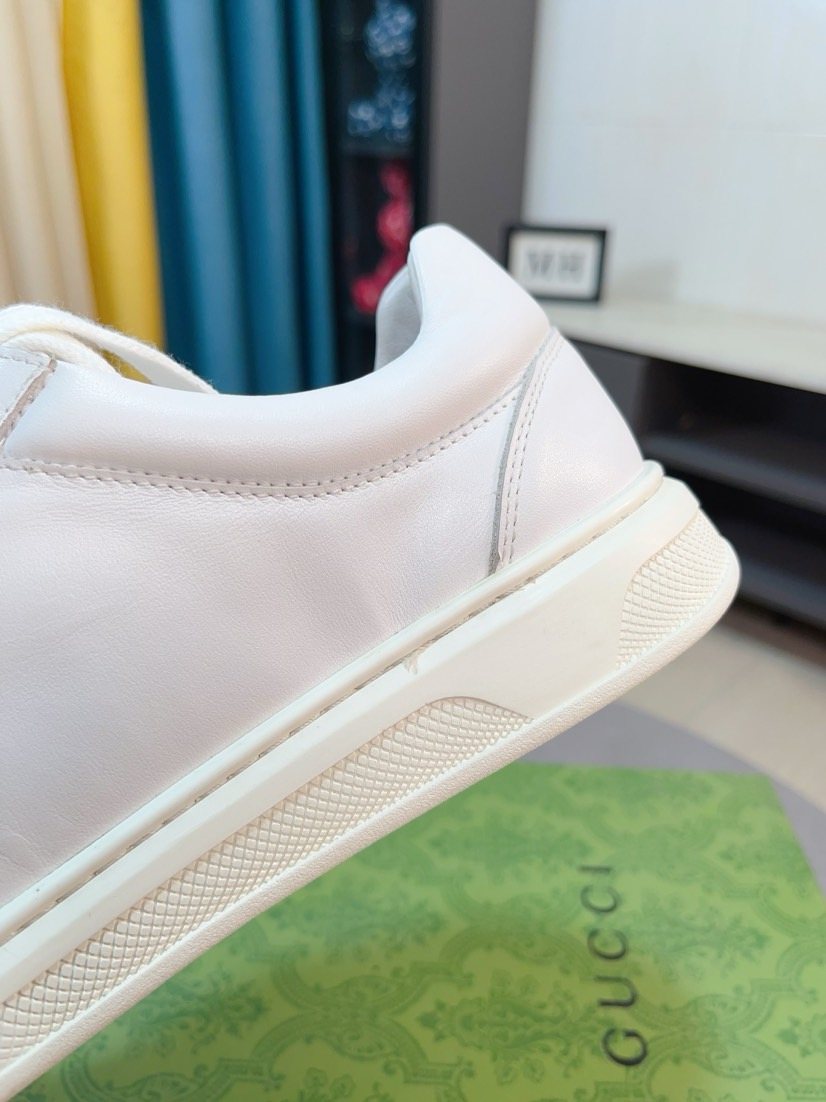 Gucci Low-Top Lace-Up Sneakers — detail