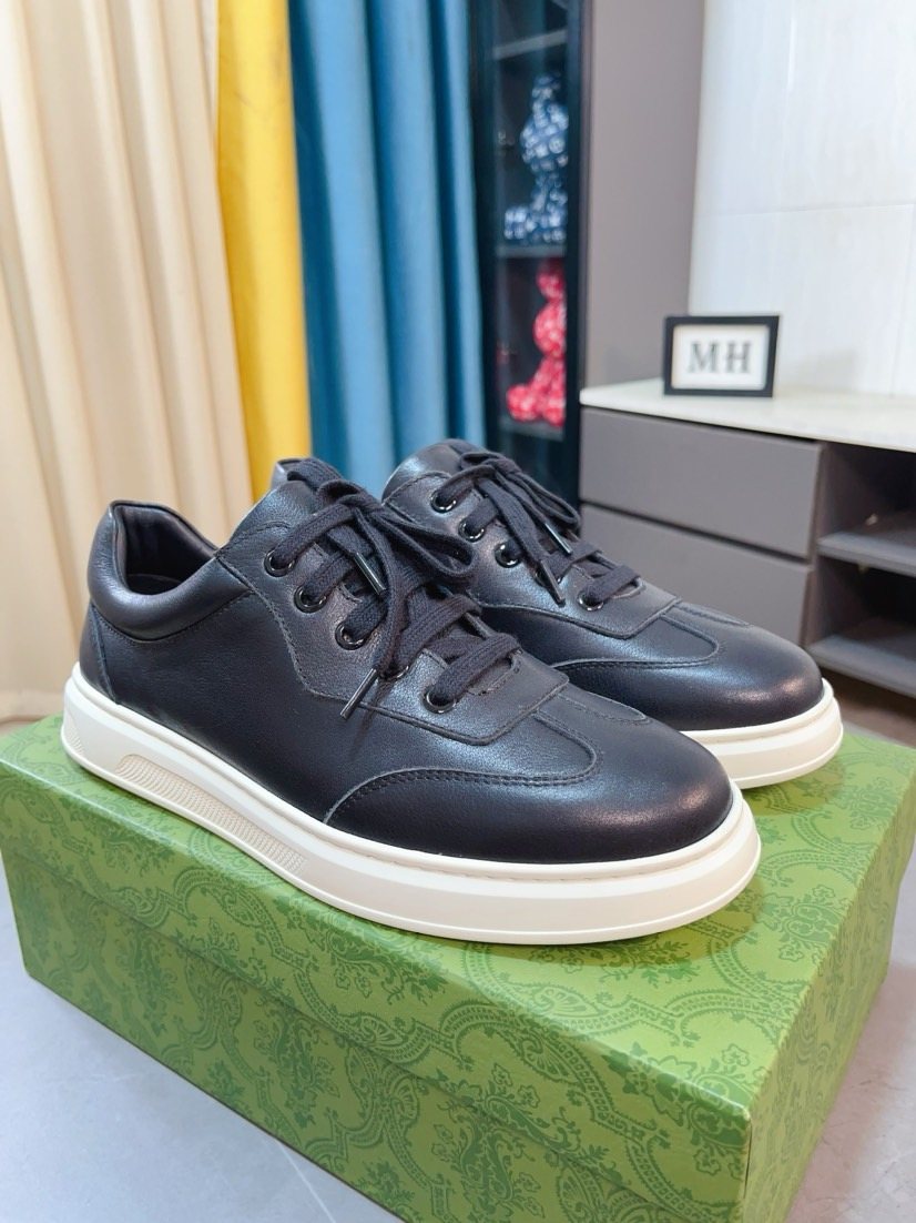Gucci Low-Top Lace-Up Sneakers — front