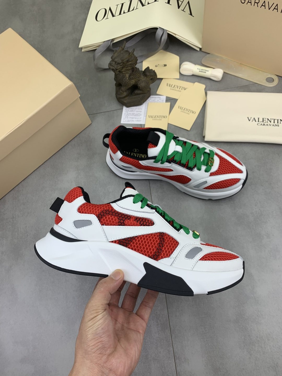 微商相册测试鞋子-Valentino Color-Block Mesh Sneakers — side