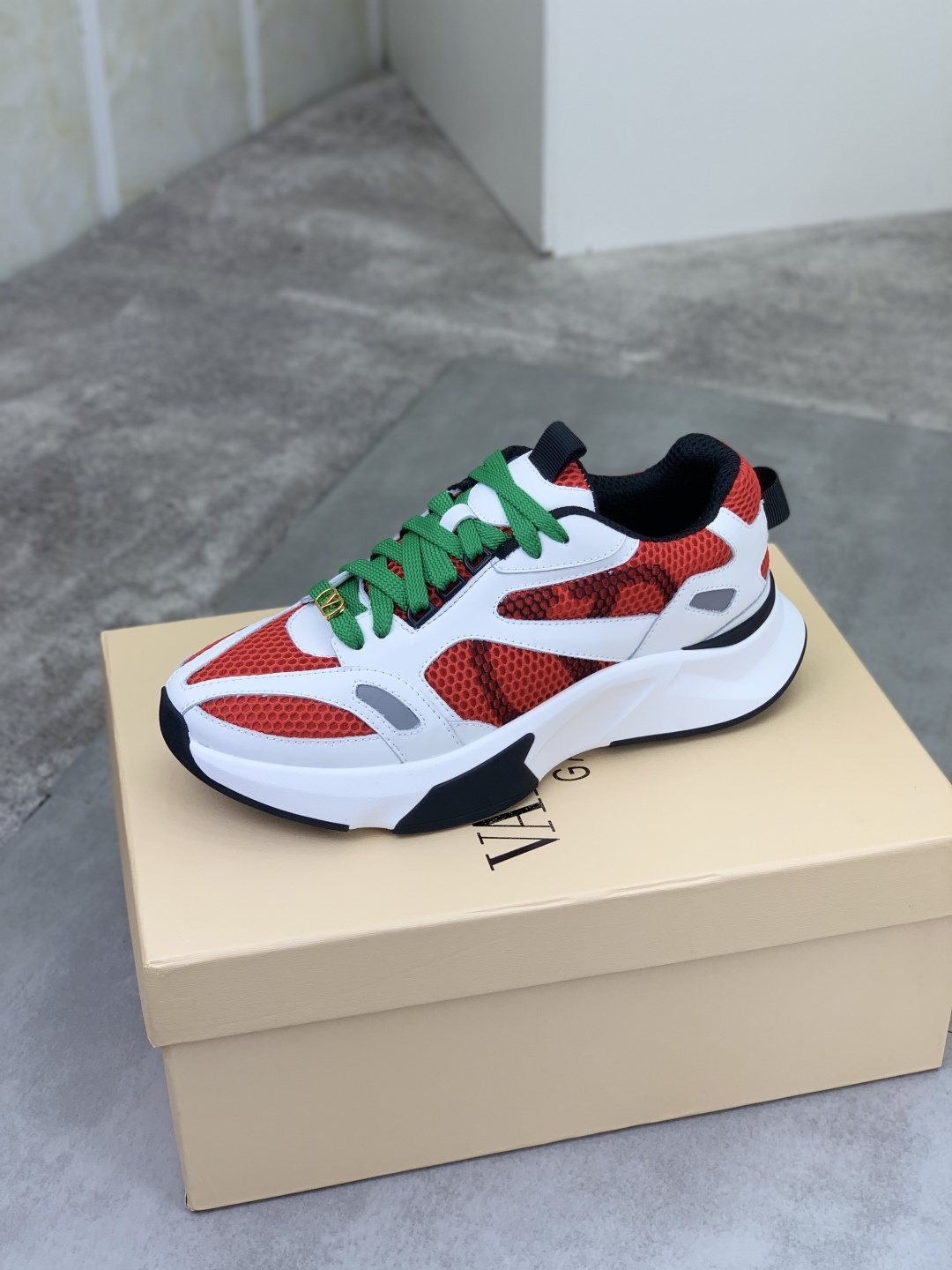 微商相册测试鞋子-Valentino Color-Block Mesh Sneakers — side