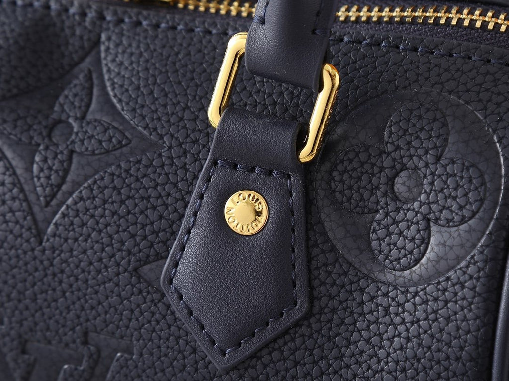 Louis Vuitton Speedy Bandoulière 20 Handbag — detail
