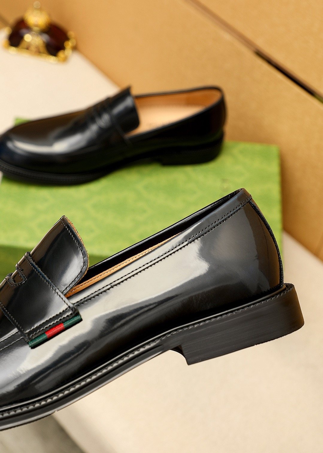 Gucci Polished Penny Loafers — detail