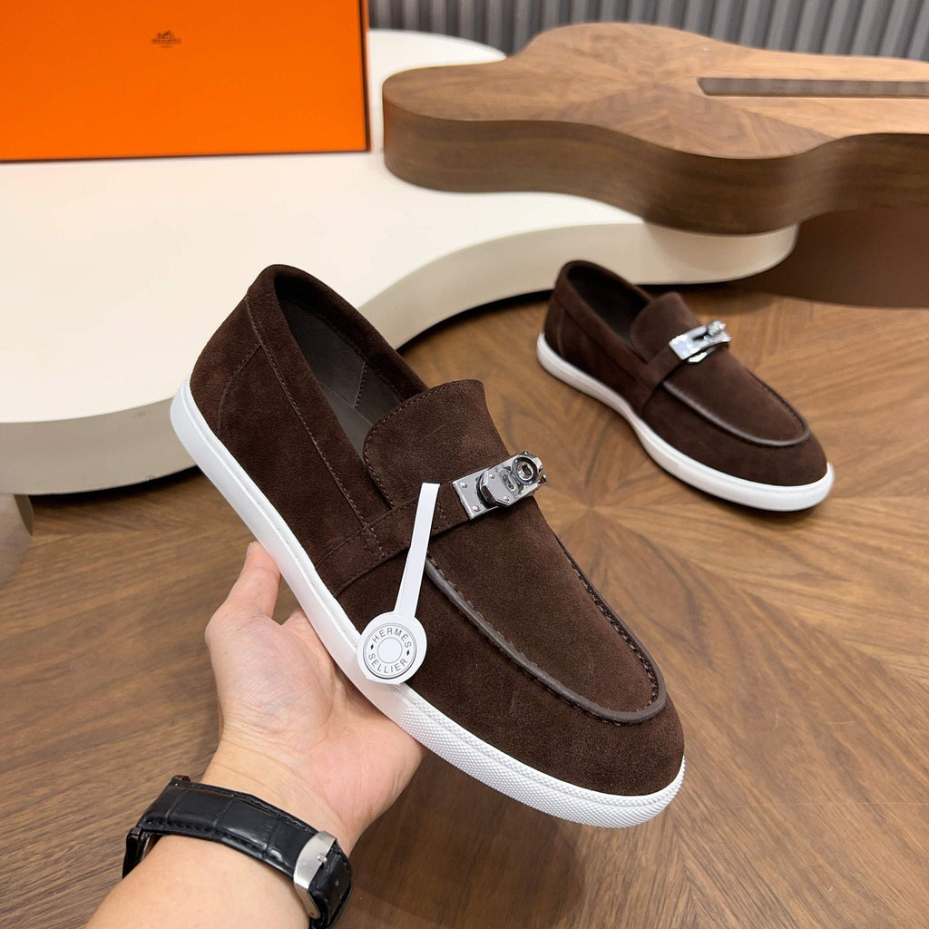 Men’s Textured Bar Loafers — model