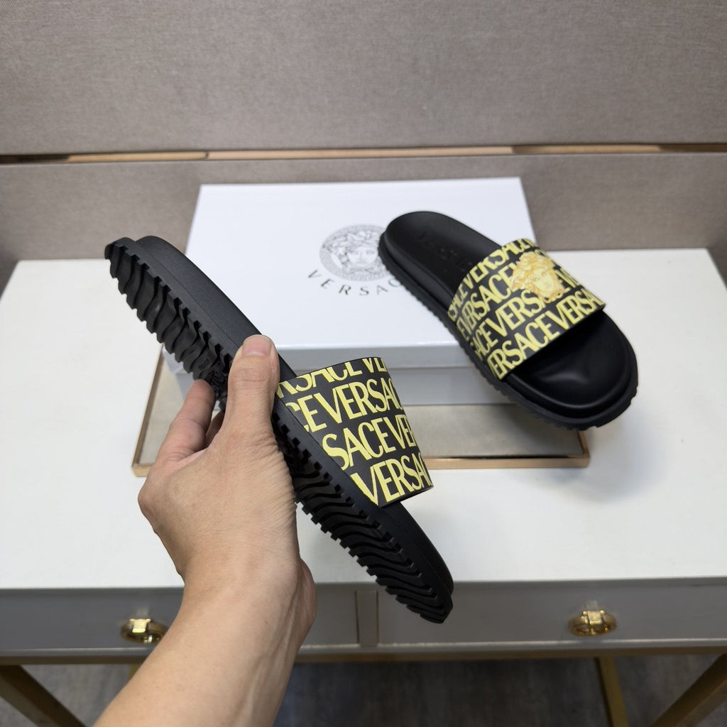 Versace Logo Print Slide Sandals — detail