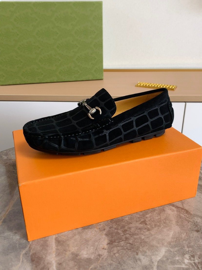 Gucci Textured Horsebit Loafers — side