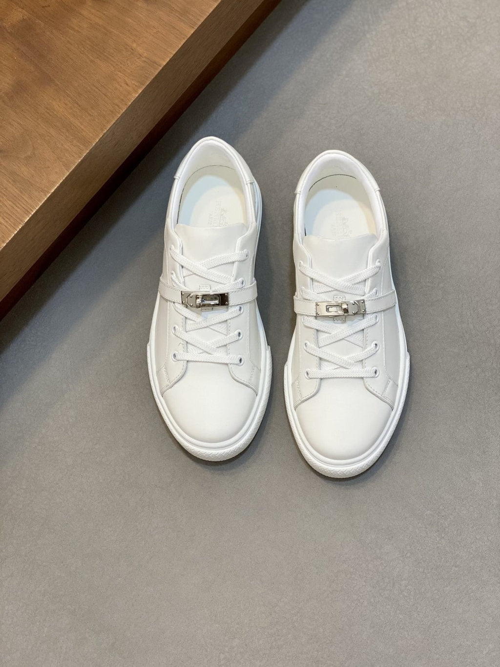 Men's Low-Top Lace-Up Sneakers — front