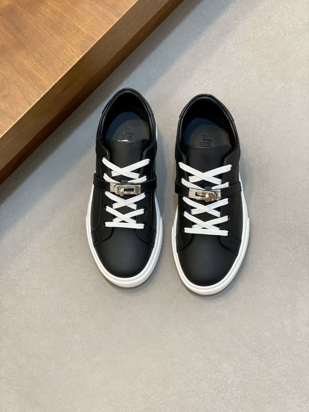 Men's Low-Top Lace-Up Sneakers — front