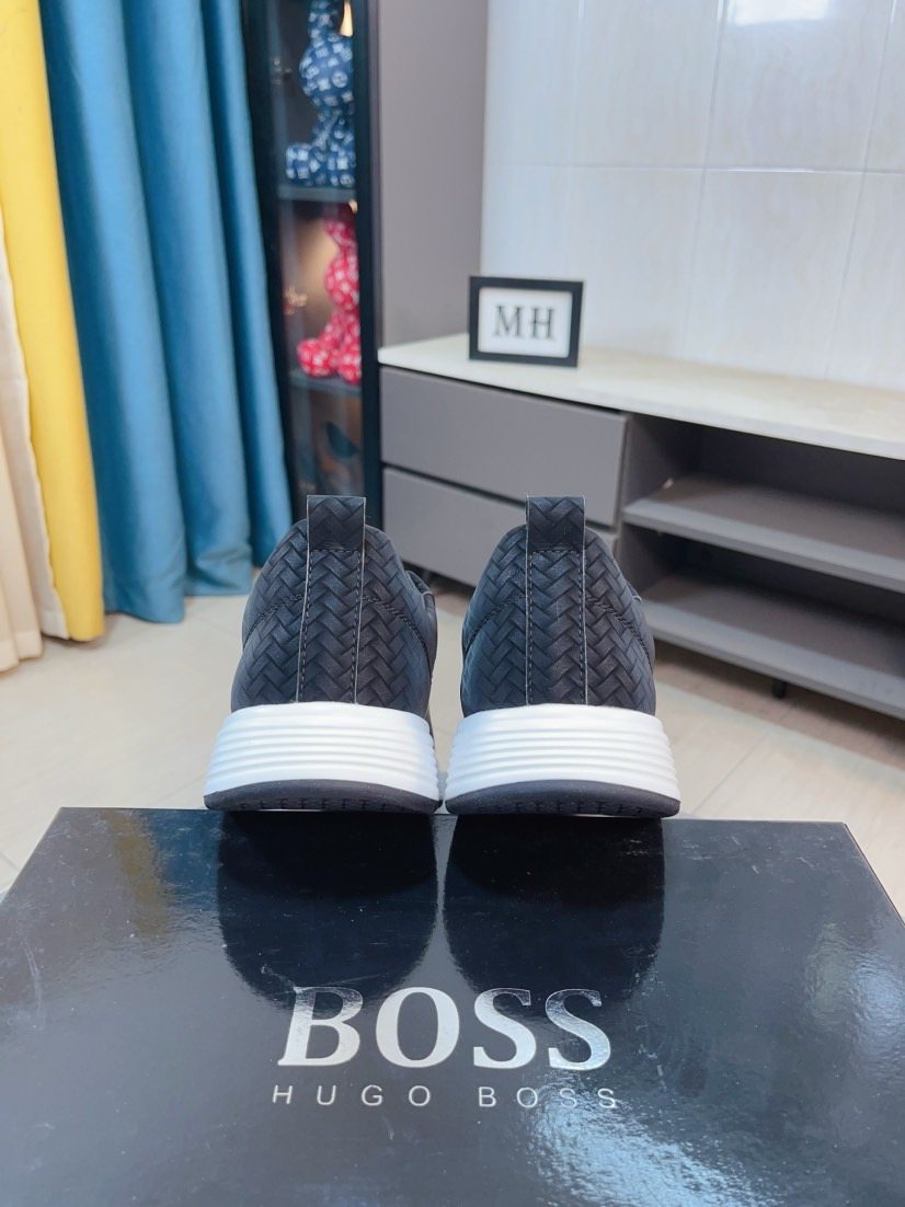 Hugo Boss Textured Low-Top Sneakers — front