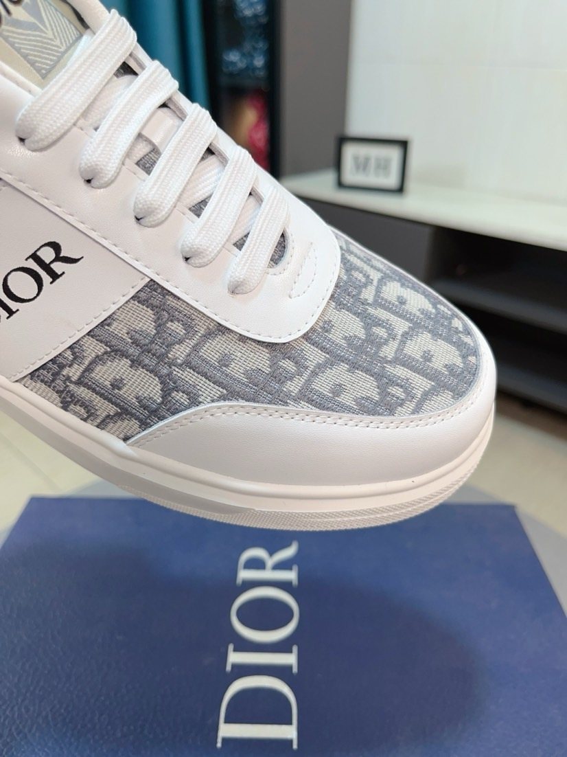 Dior Patterned Low-Top Sneakers — detail