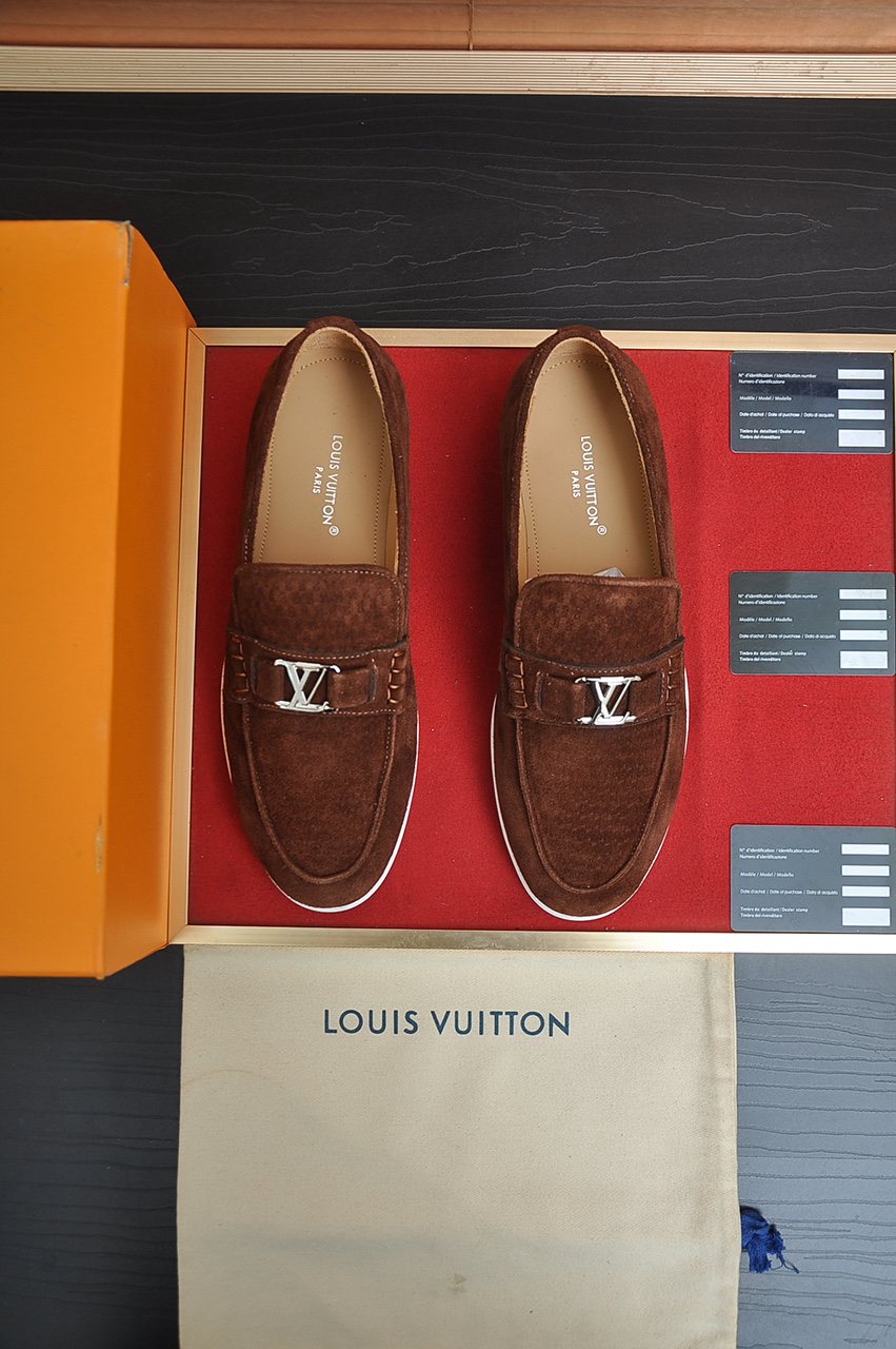 微商相册测试鞋子-Louis Vuitton Buckle Slip-On Loafers — front