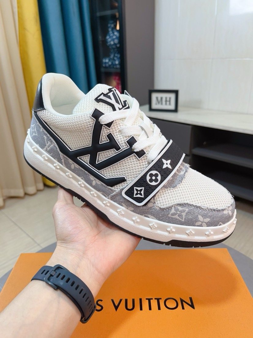 Louis Vuitton Patterned Panel Low-Top Sneakers — detail