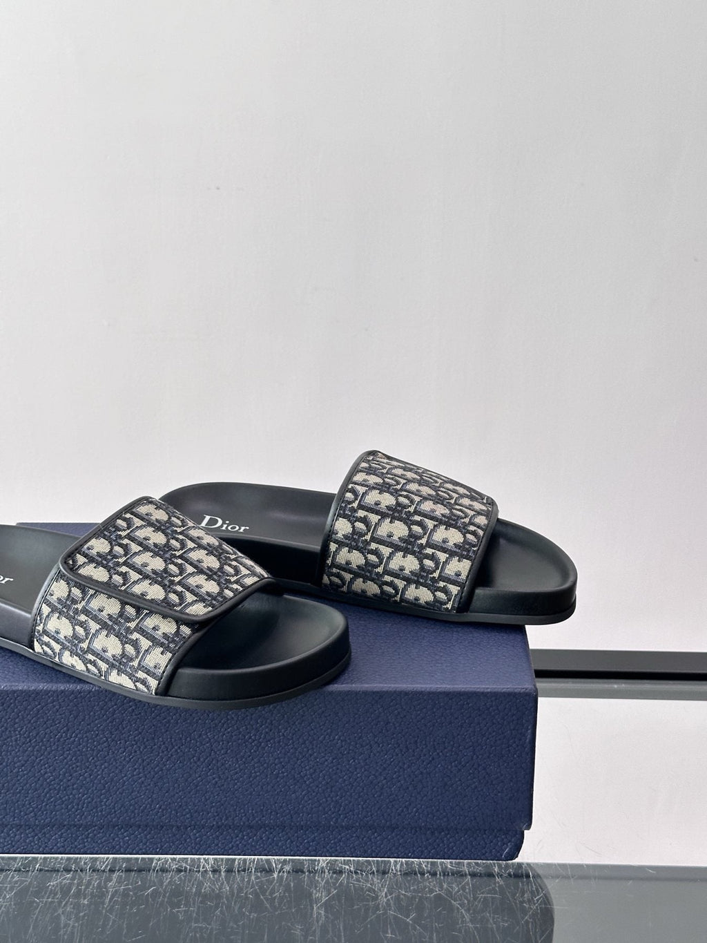 微商相册测试鞋子-Dior Patterned Strap Slide Sandals — side
