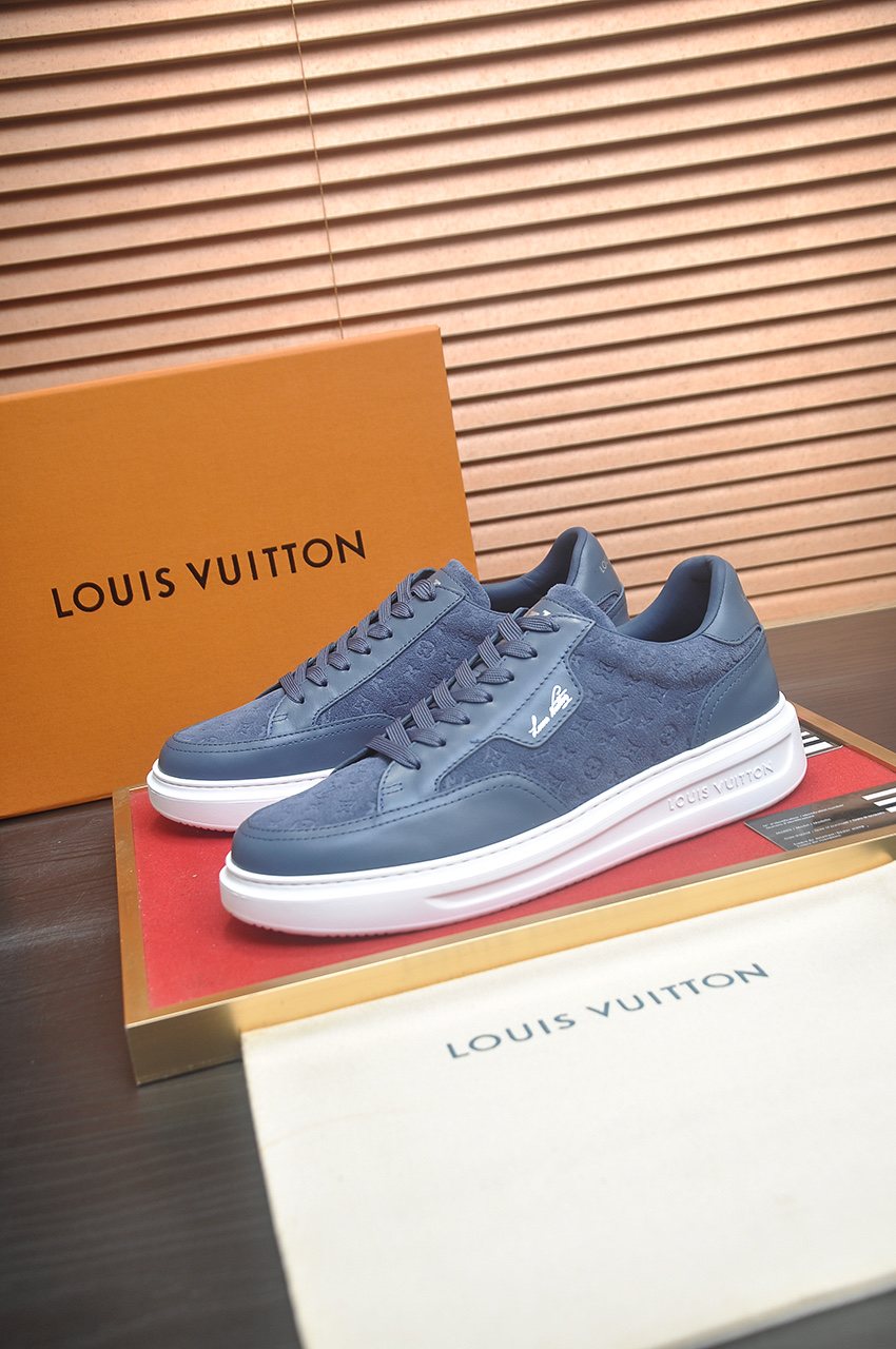 Louis Vuitton Textured Low-Top Sneakers — front