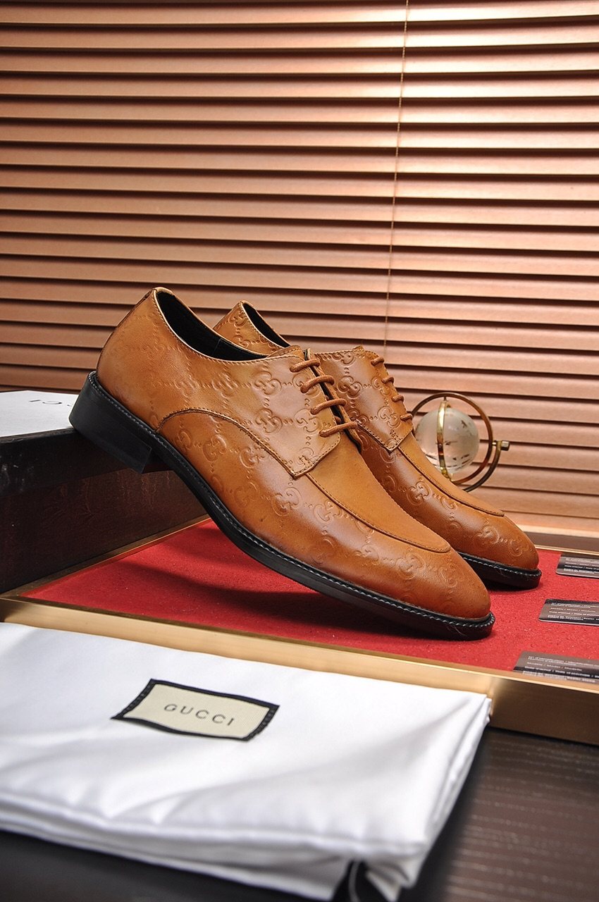 Gucci Cap-Toe Lace-Up Dress Shoes — front