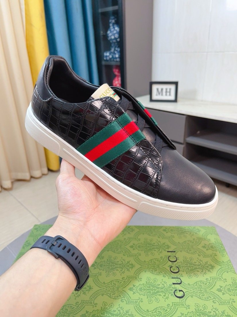 Gucci Men's Stripe Low-Top Sneakers — side