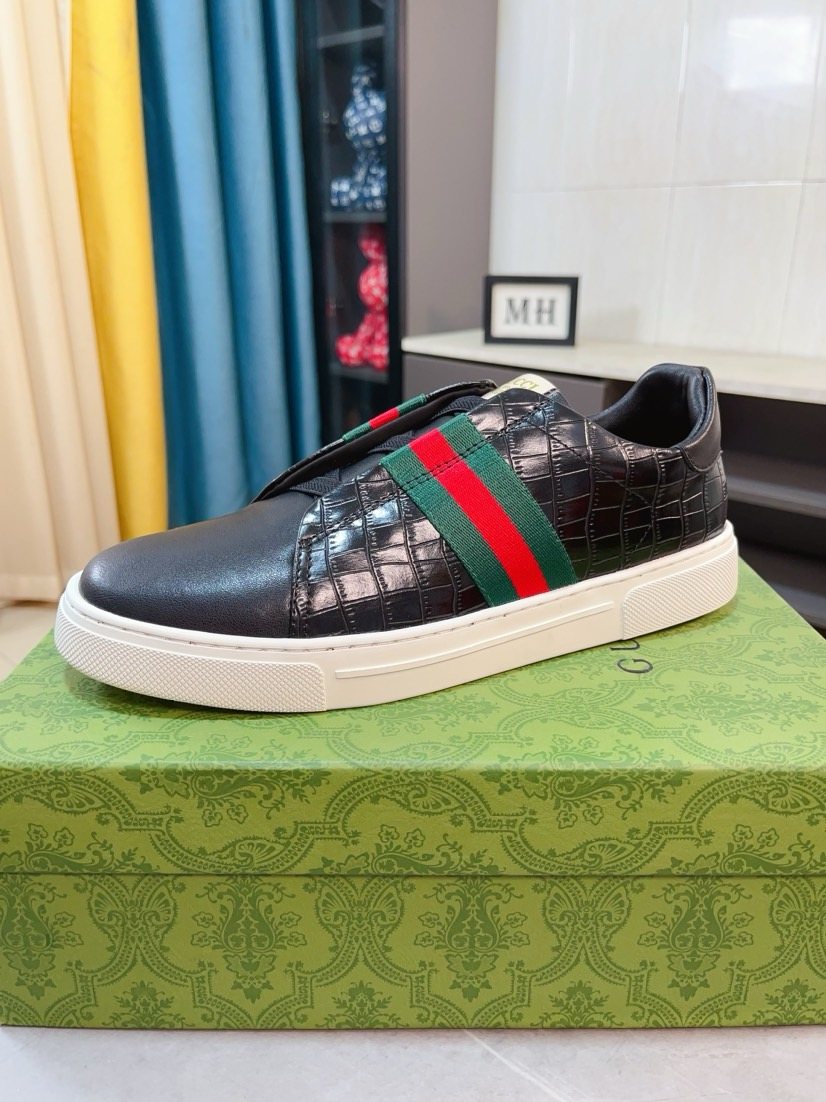 Gucci Men's Stripe Low-Top Sneakers — side