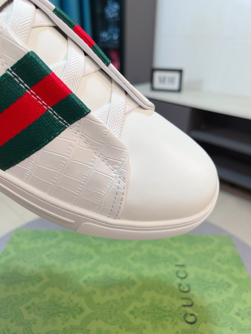 Gucci Men's Stripe Low-Top Sneakers — detail