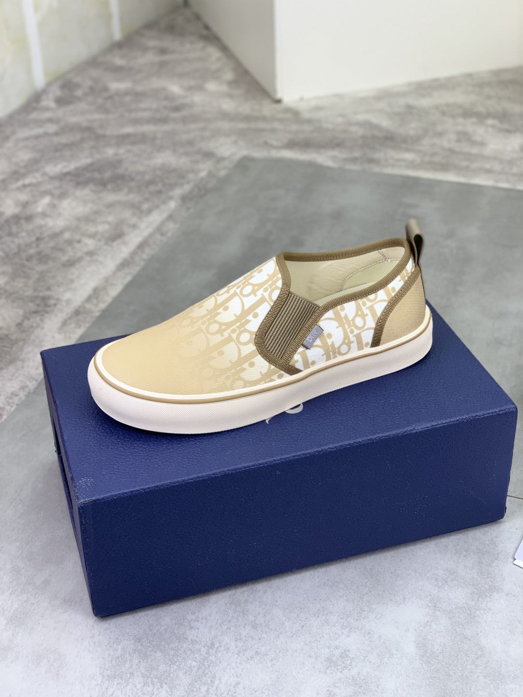 微商相册测试鞋子-Dior Patterned Canvas Slip-On Shoes — side