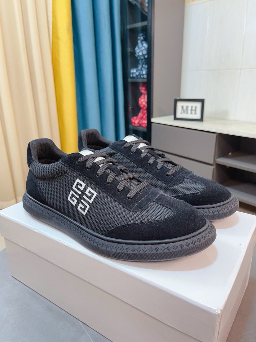 Givenchy Contrast Panel Low-Top Sneakers — front