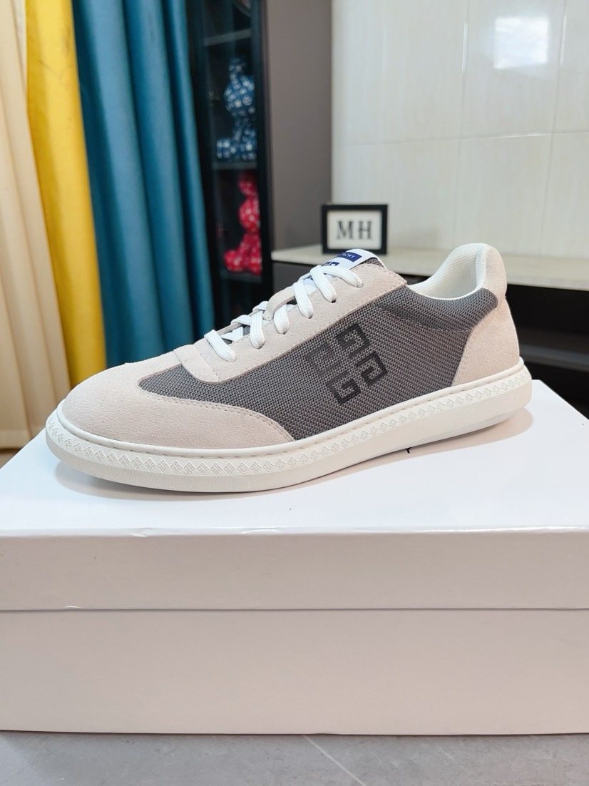 Givenchy Contrast Panel Low-Top Sneakers — front