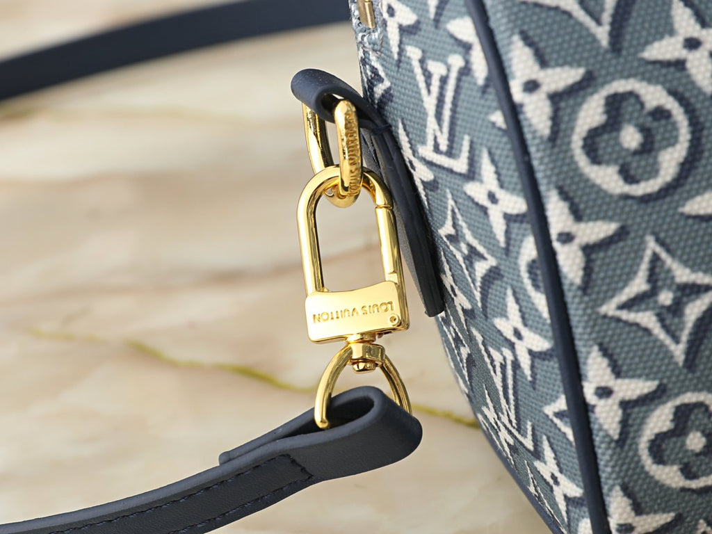 Louis Vuitton Speedy Bandoulière 20 Monogram Satchel — detail