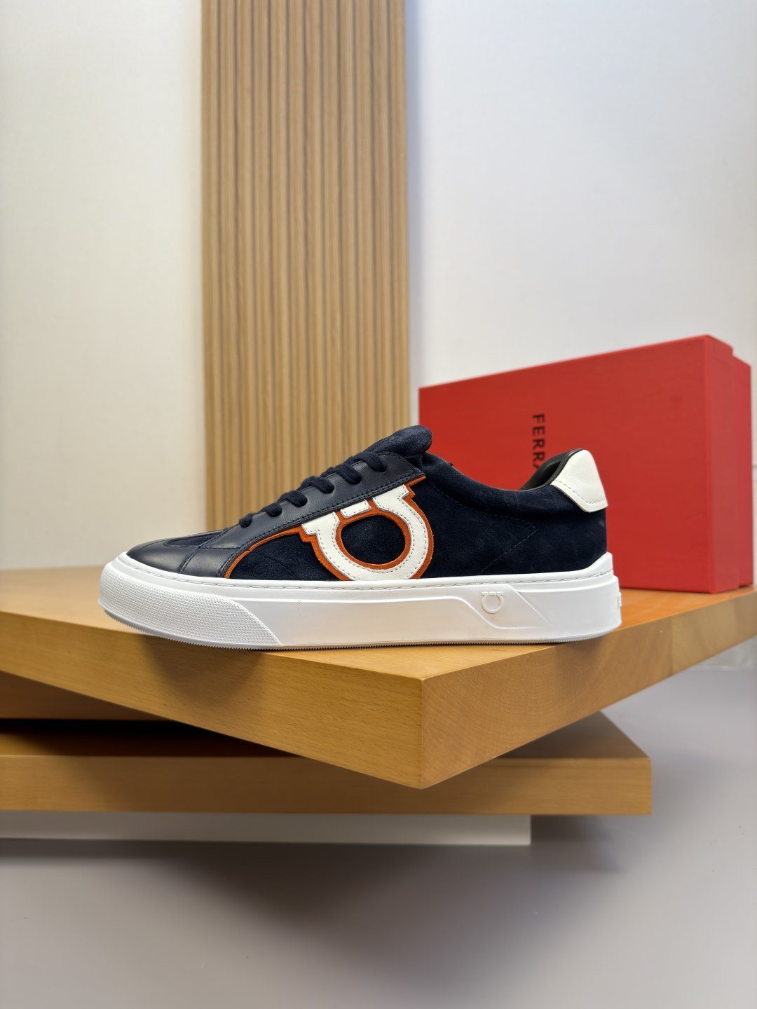 Ferragamo Contrast-Trim Low-Top Sneakers — side