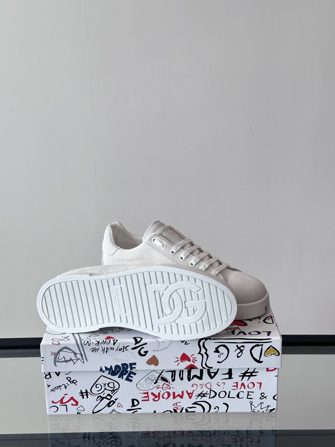 Dolce & Gabbana Lace-Up Low-Top Sneakers — detail