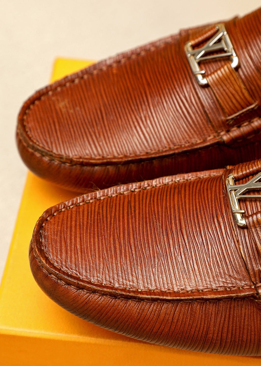 Louis Vuitton Brown Textured Driving Shoes — detail
