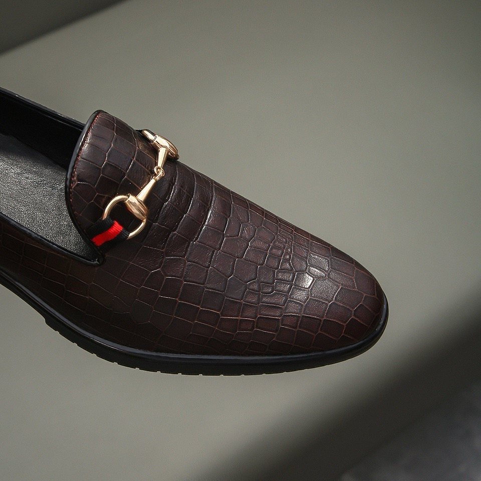 Gucci Croc-Embossed Horsebit Loafers — detail