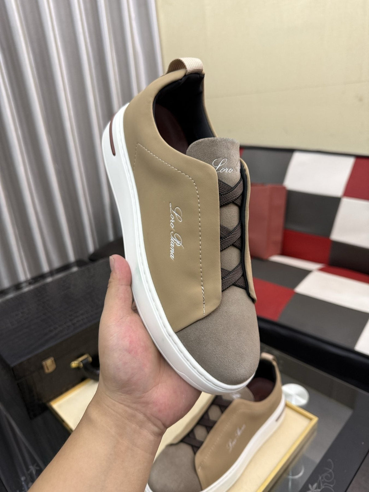 微商相册测试鞋子-Loro Piana Logo Slip-On Sneakers — model