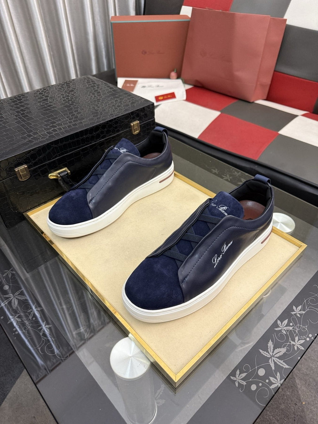 微商相册测试鞋子-Loro Piana Logo Slip-On Sneakers — front