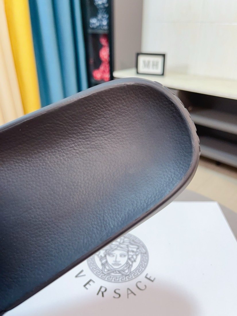 微商相册测试鞋子-Versace Patterned Slide Sandals — back