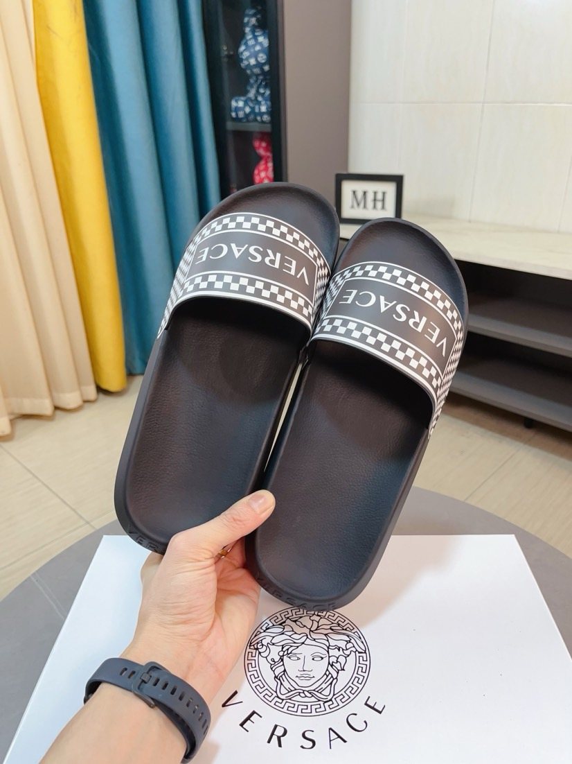 微商相册测试鞋子-Versace Patterned Slide Sandals — side