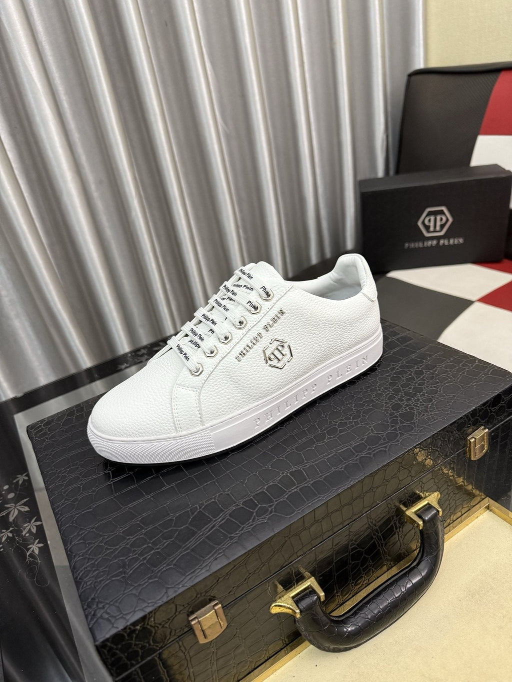 Philipp Plein Lace-Up Low-Top Sneakers — front