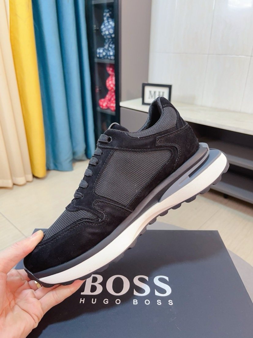 Hugo Boss Layered Low-Top Sneakers — model