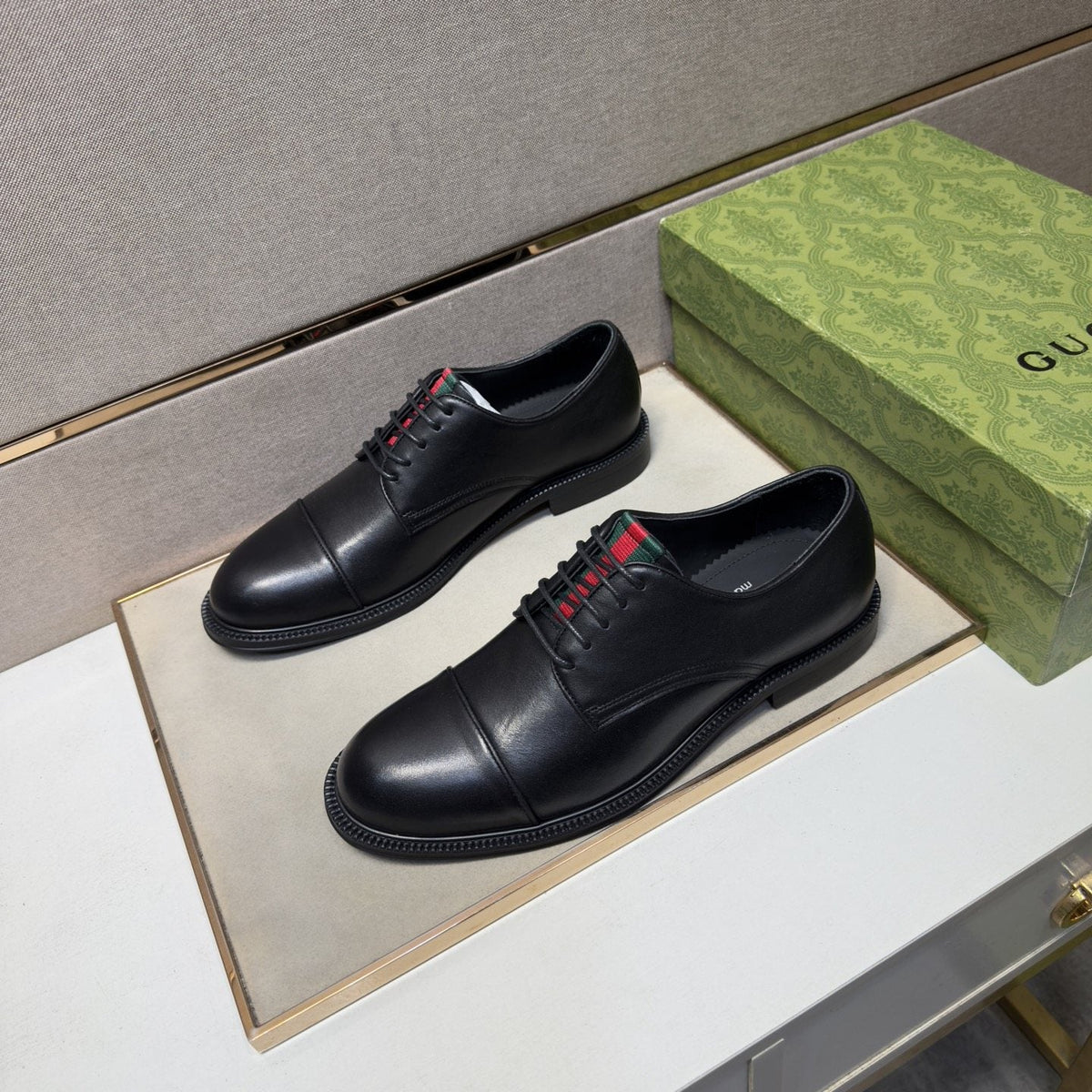 Gucci Men's Stripe-Accent Lace-Up Dress Shoes — front