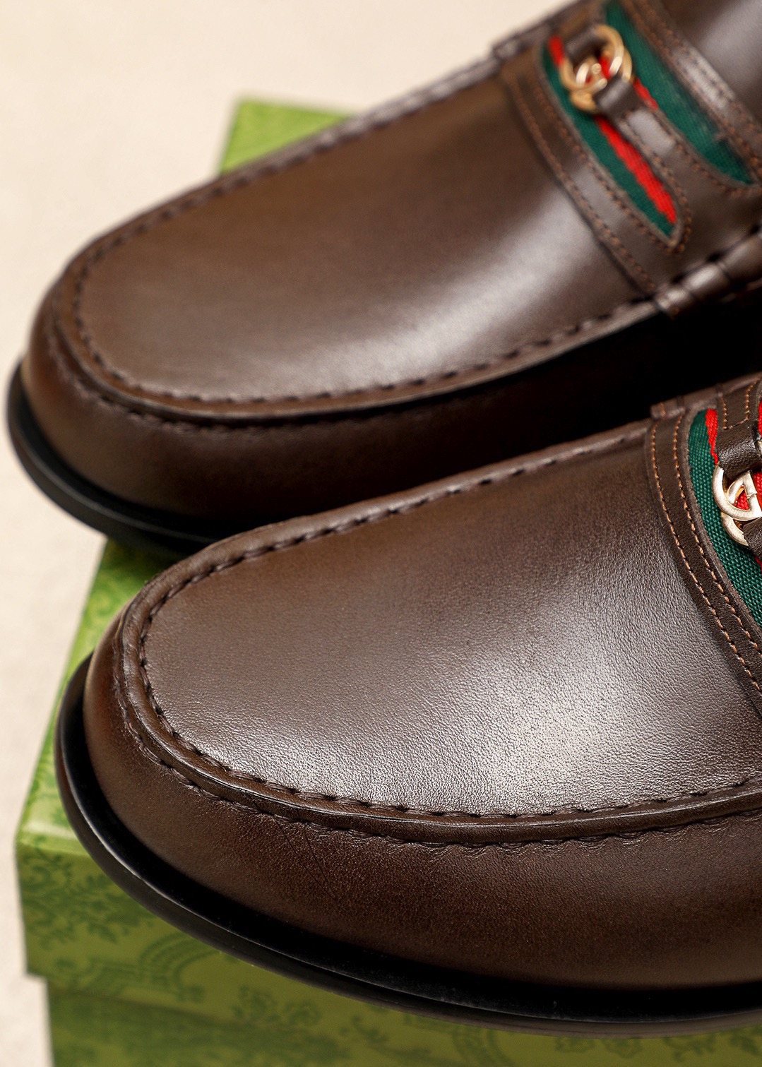 Gucci Leather Web Detail Loafers — detail