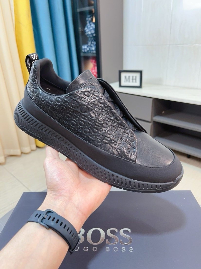 Hugo Boss Textured Slip-On Sneakers — model