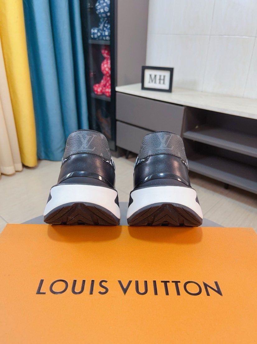 Louis Vuitton Patterned Low-Top Sneakers — back