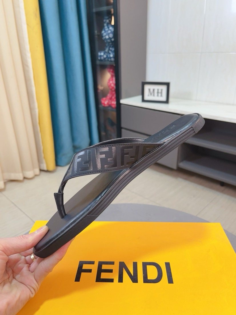 Fendi FF-Pattern Thong Sandals — model