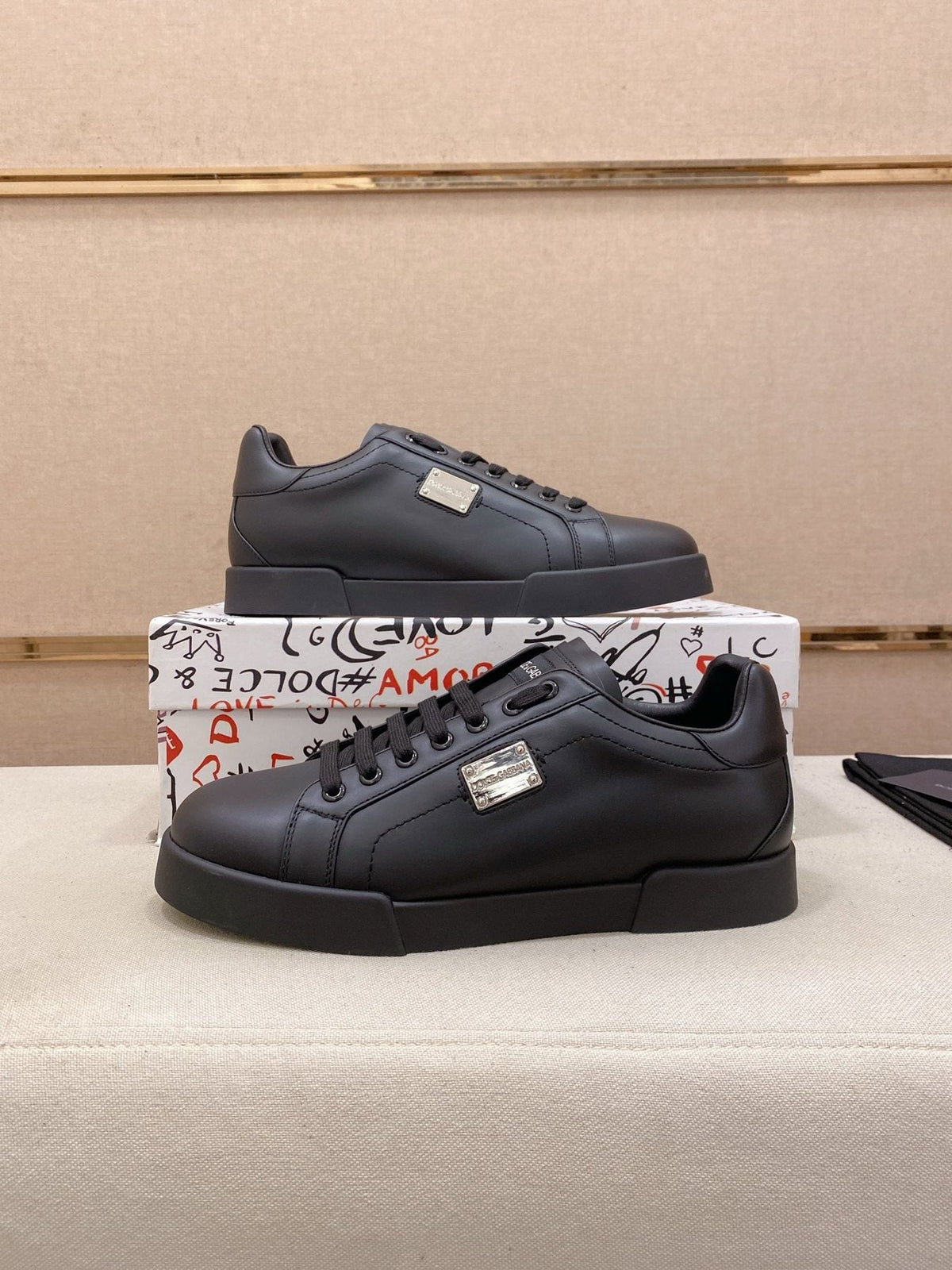 Dolce & Gabbana Low-Top Lace-Up Sneakers — front