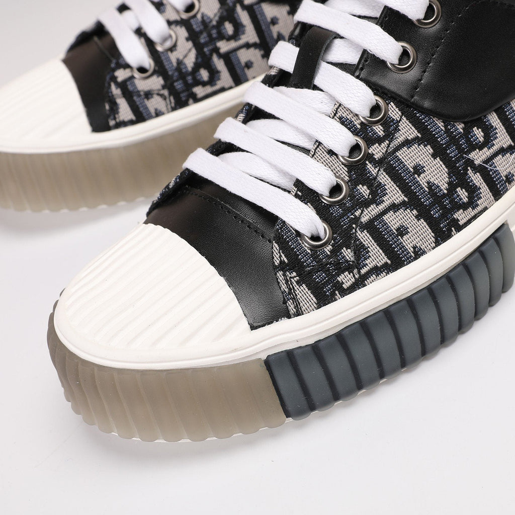 Dior Patterned Low-Top Sneakers — detail