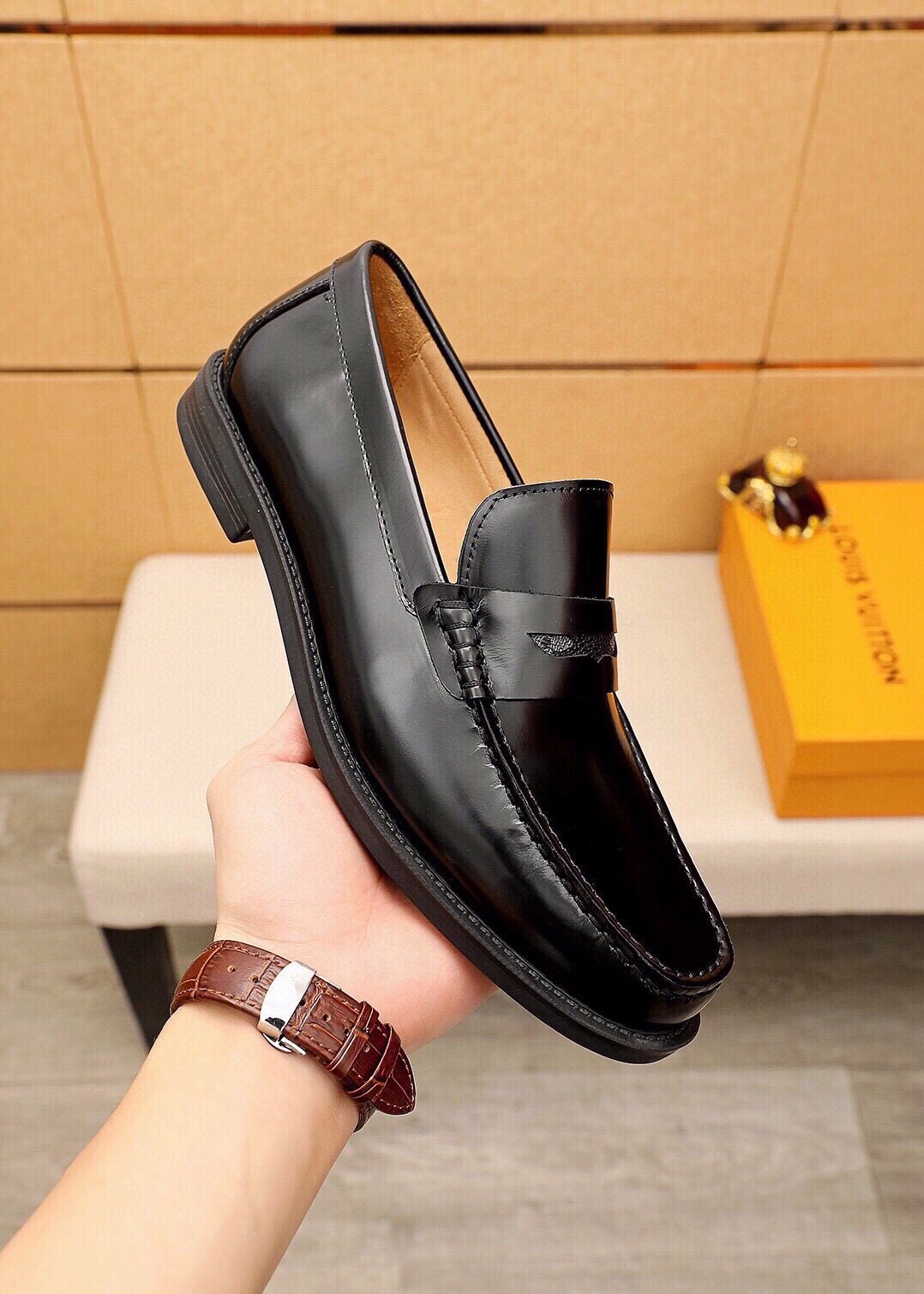 微商相册测试鞋子-Louis Vuitton Penny Loafers — side