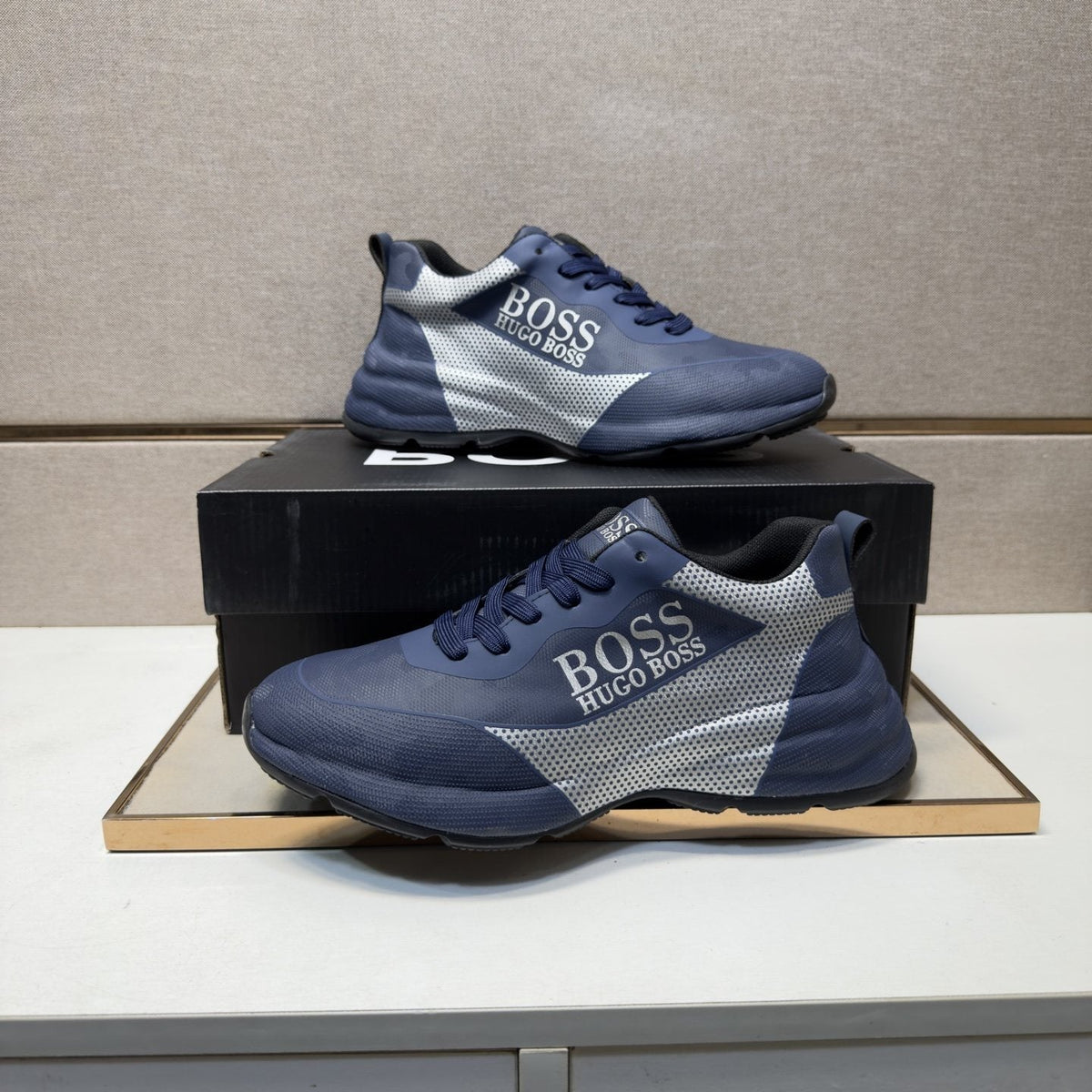 Hugo Boss Mesh-Panel Sneakers — front