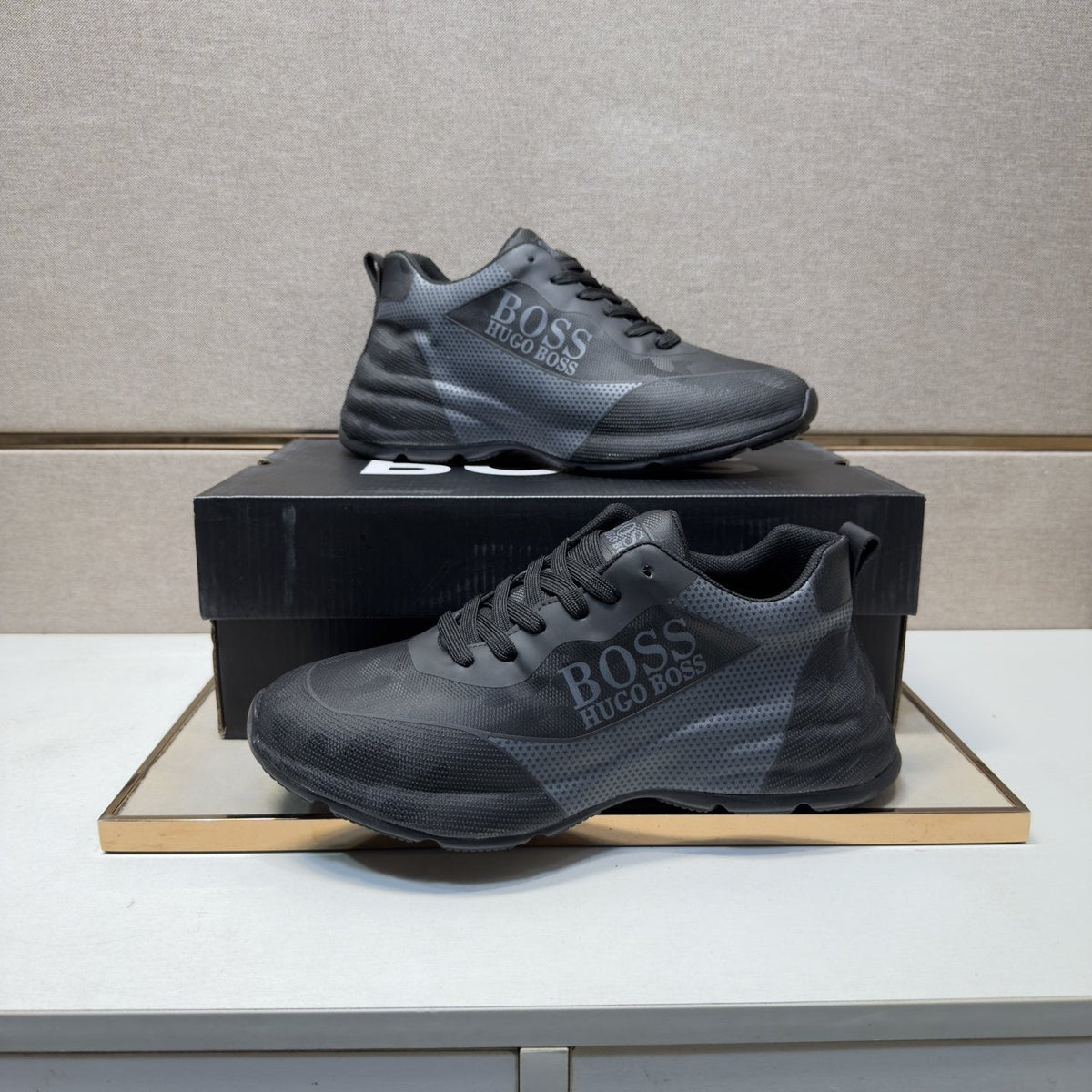 Hugo Boss Mesh-Panel Sneakers — front