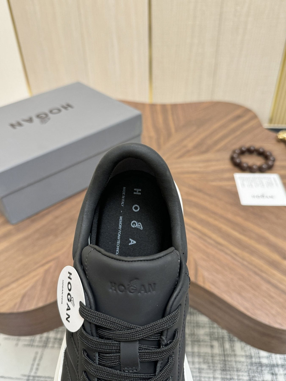 Hogan Black Low-Top Sneakers — detail