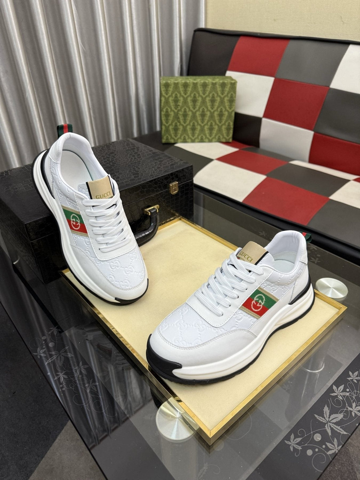 Gucci Green and Red Stripe Low-Top Sneakers — side