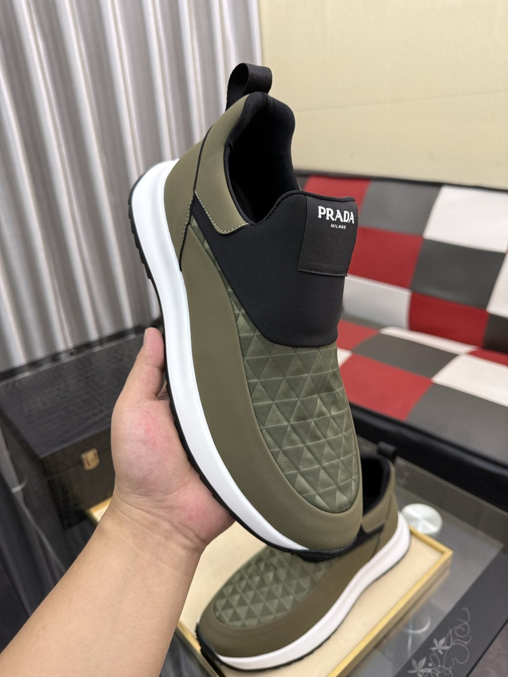 微商相册测试鞋子-Prada Black Quilted Slip-On Sneakers — side
