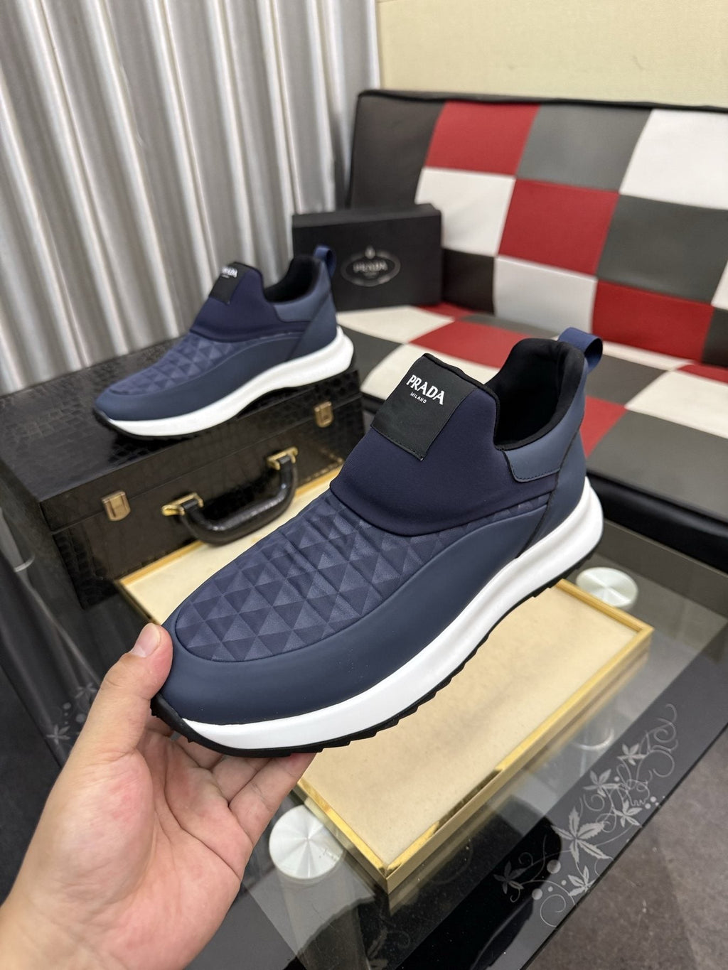 微商相册测试鞋子-Prada Black Quilted Slip-On Sneakers — front