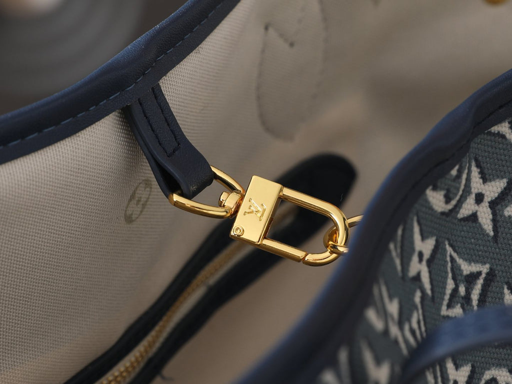 Louis Vuitton Neverfull MM Blue-Gray Tote Bag — detail